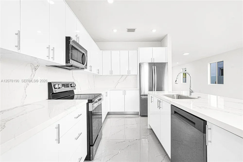 22555 SW 125th Ave Miami, FL 33170