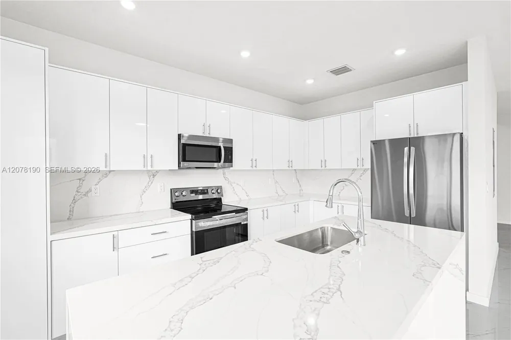 22555 SW 125th Ave Miami, FL 33170