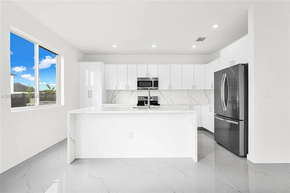 22555 SW 125th Ave Miami, FL 33170