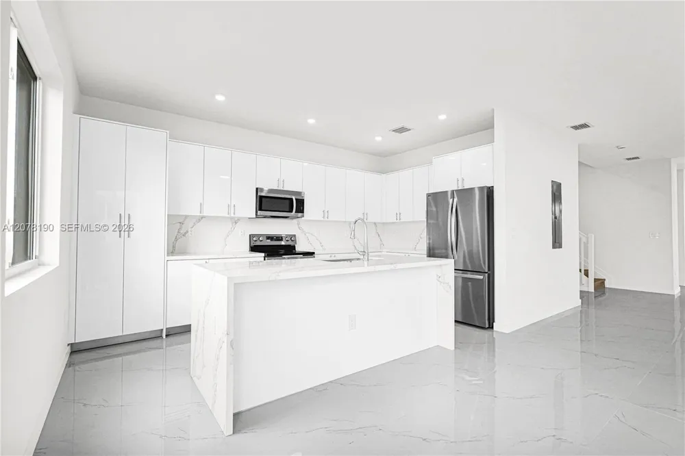 22555 SW 125th Ave Miami, FL 33170