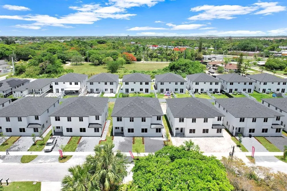 22555 SW 125th Ave Miami, FL 33170