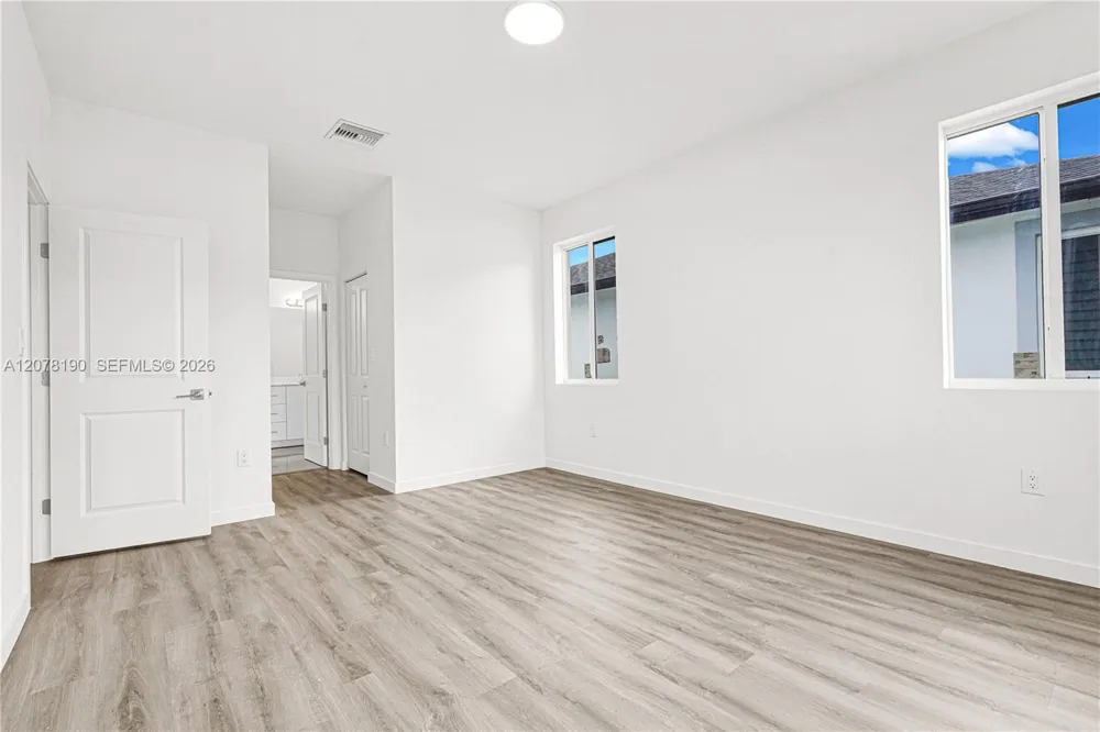 22555 SW 125th Ave Miami, FL 33170