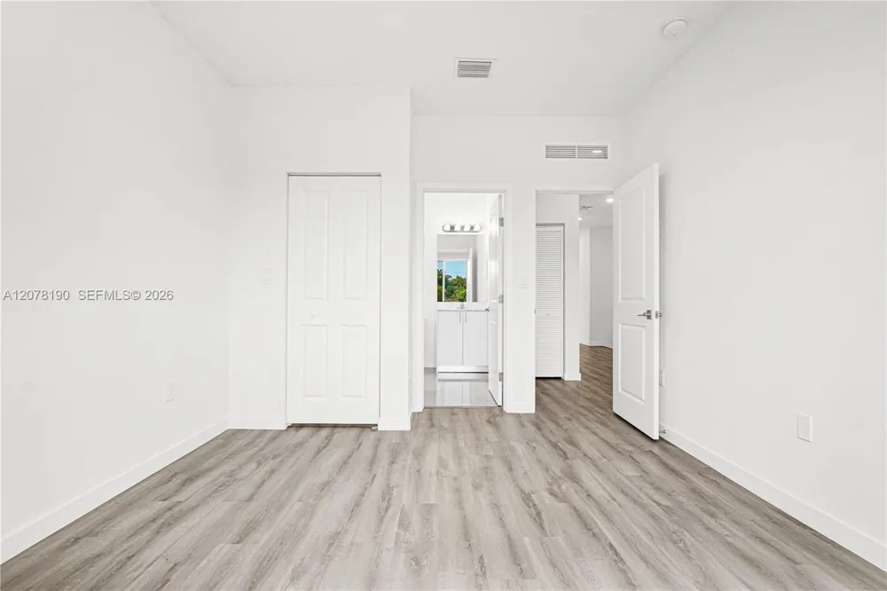 22555 SW 125th Ave Miami, FL 33170