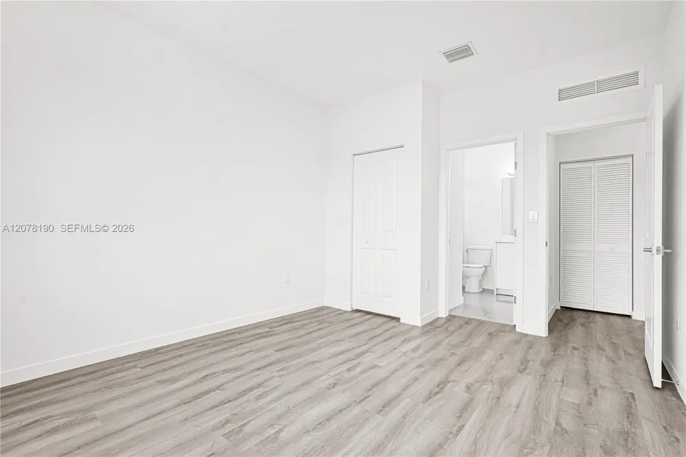 22555 SW 125th Ave Miami, FL 33170