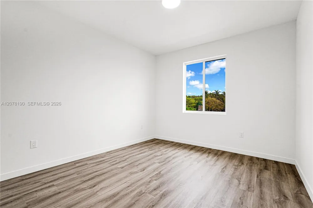22555 SW 125th Ave Miami, FL 33170