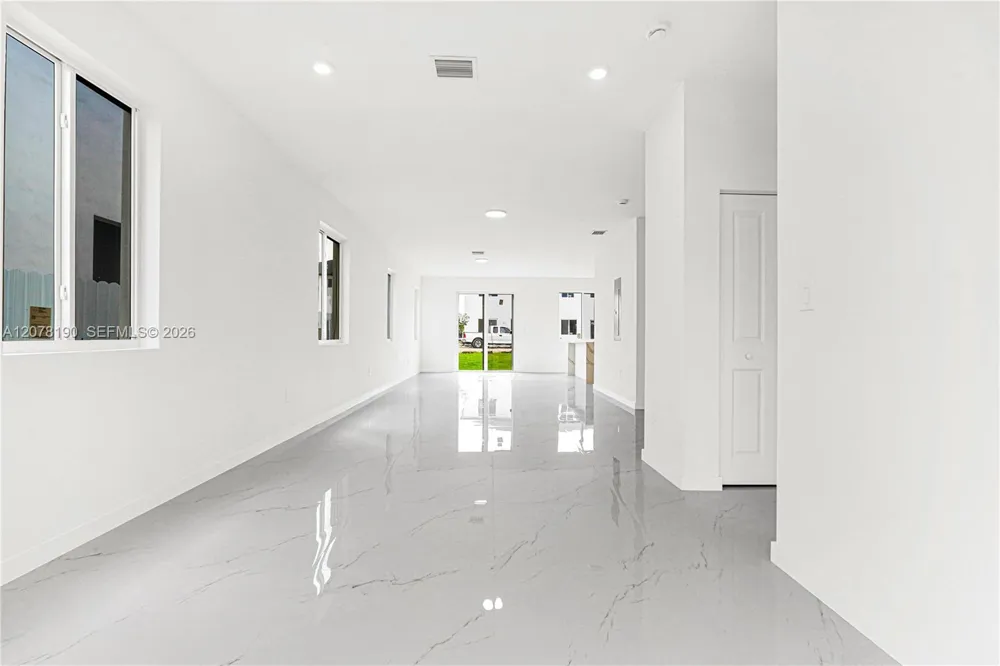 22555 SW 125th Ave Miami, FL 33170