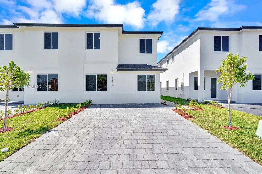 22555 SW 125th Ave Miami, FL 33170