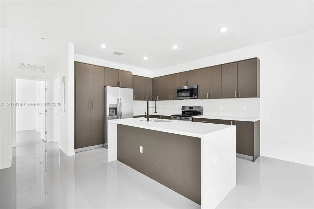 22555 SW 125th Ave Miami, FL 33170
