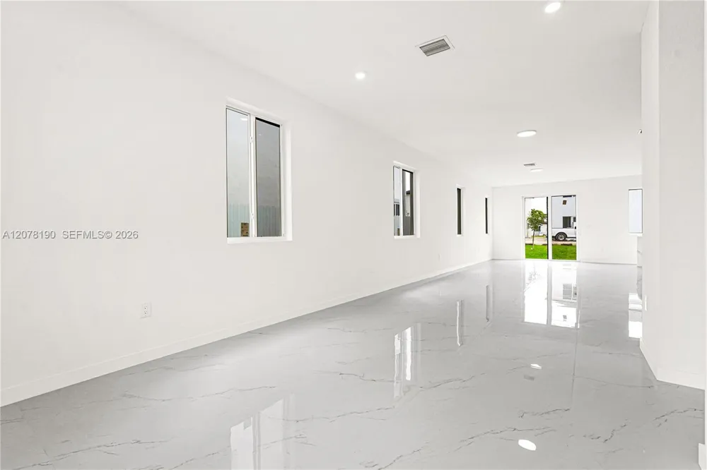 22555 SW 125th Ave Miami, FL 33170