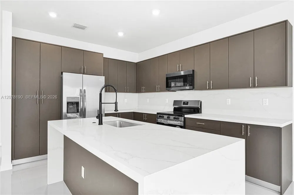 22555 SW 125th Ave Miami, FL 33170