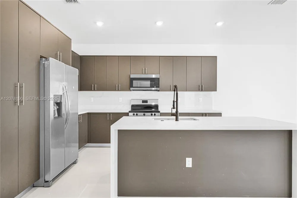 22555 SW 125th Ave Miami, FL 33170