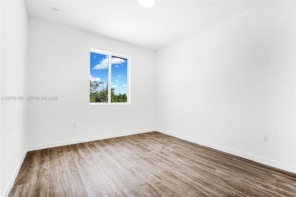 22555 SW 125th Ave Miami, FL 33170