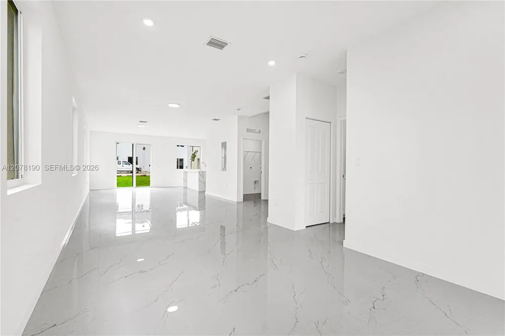 22555 SW 125th Ave Miami, FL 33170