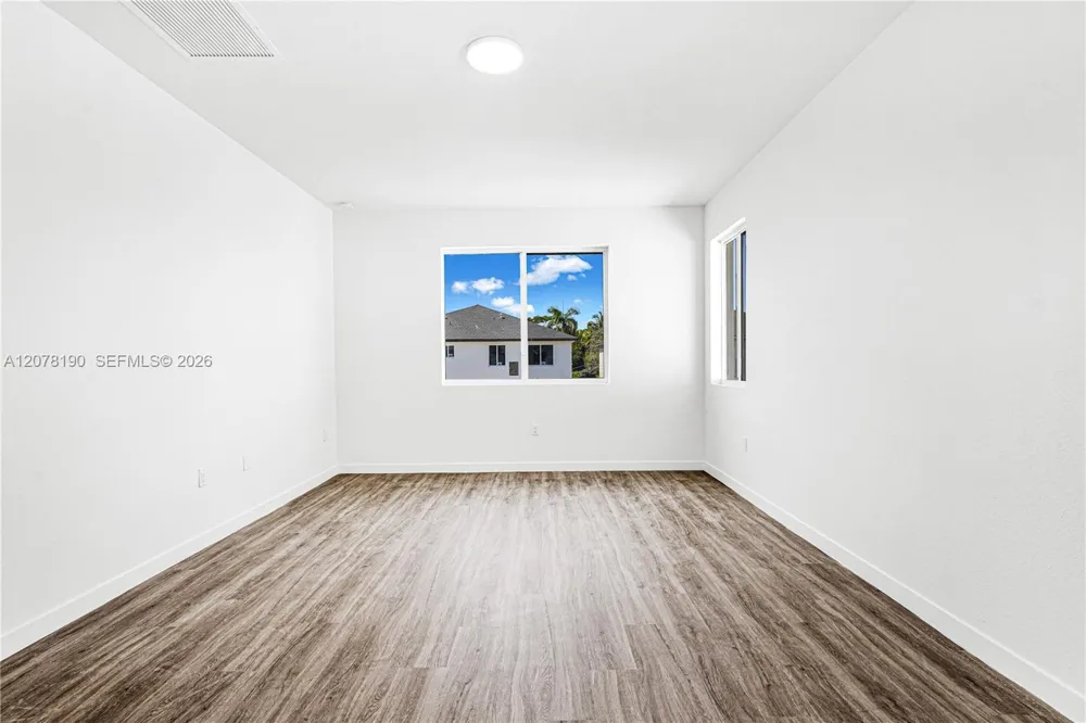 22555 SW 125th Ave Miami, FL 33170