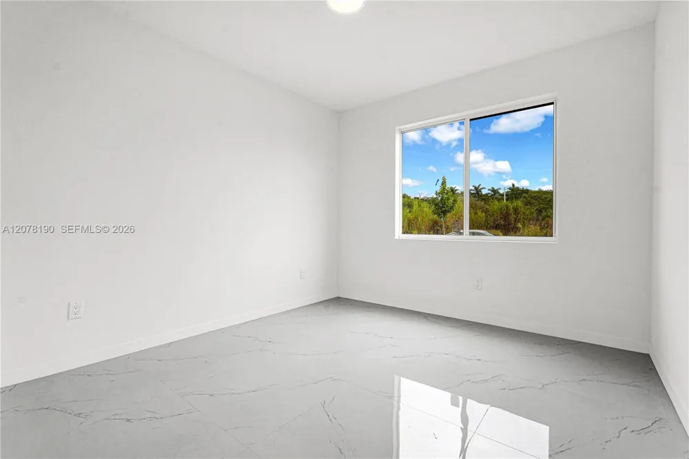 22555 SW 125th Ave Miami, FL 33170