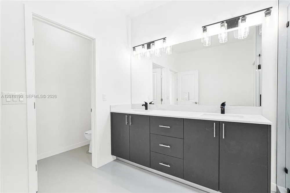 22555 SW 125th Ave Miami, FL 33170