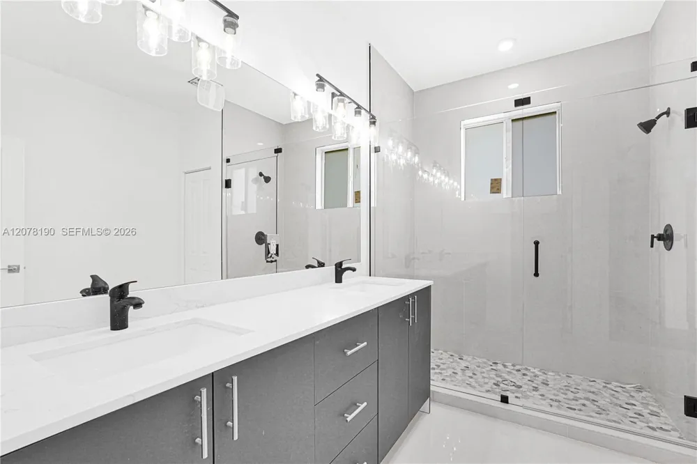 22555 SW 125th Ave Miami, FL 33170