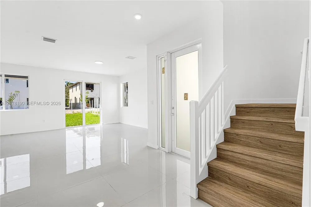 22555 SW 125th Ave Miami, FL 33170