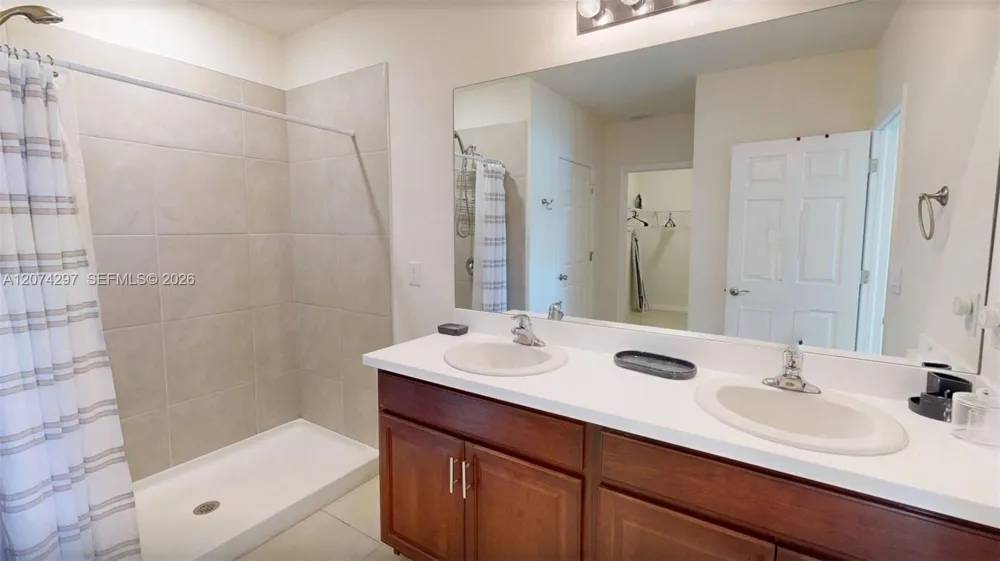 513 Nelson Rd N Cape Coral, FL 33993