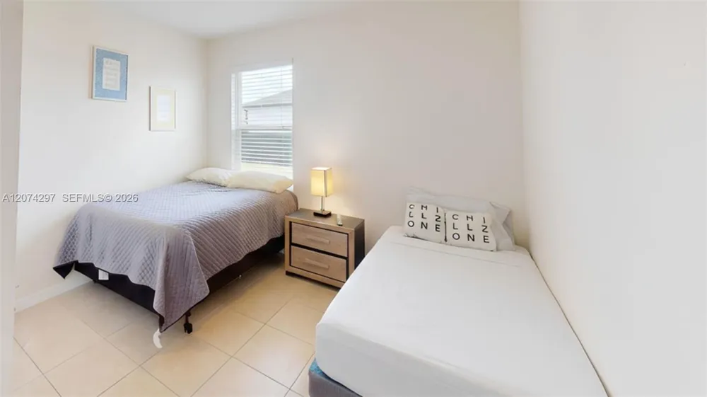 513 Nelson Rd N Cape Coral, FL 33993