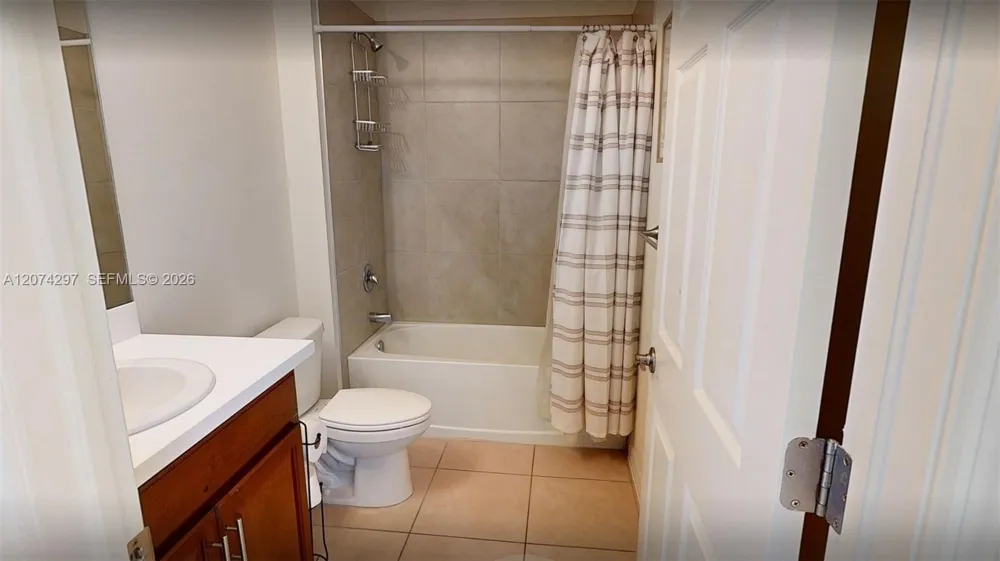 513 Nelson Rd N Cape Coral, FL 33993
