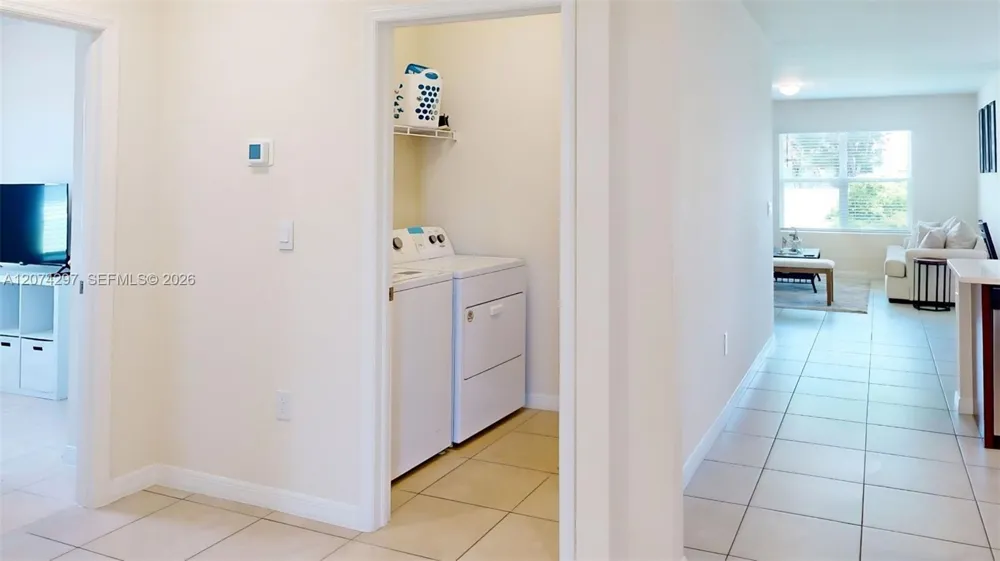 513 Nelson Rd N Cape Coral, FL 33993