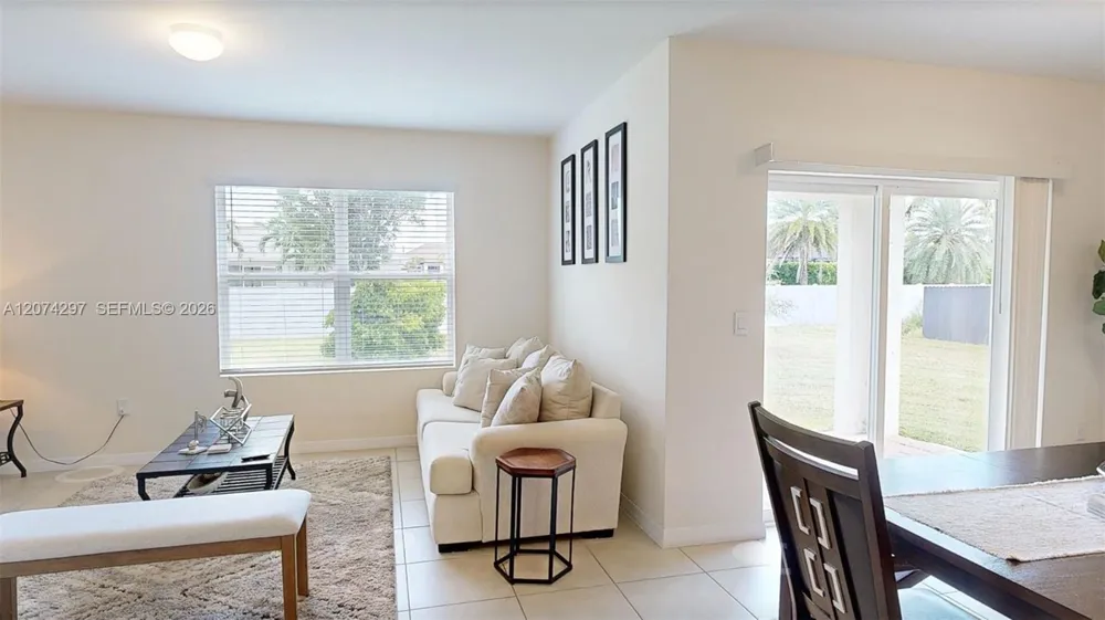 513 Nelson Rd N Cape Coral, FL 33993