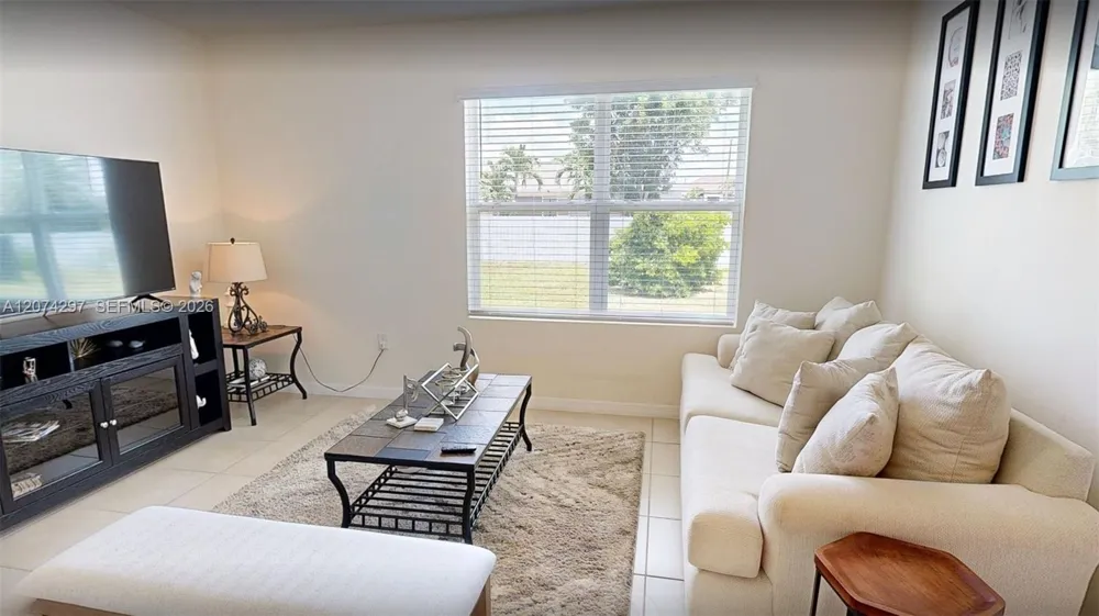 513 Nelson Rd N Cape Coral, FL 33993