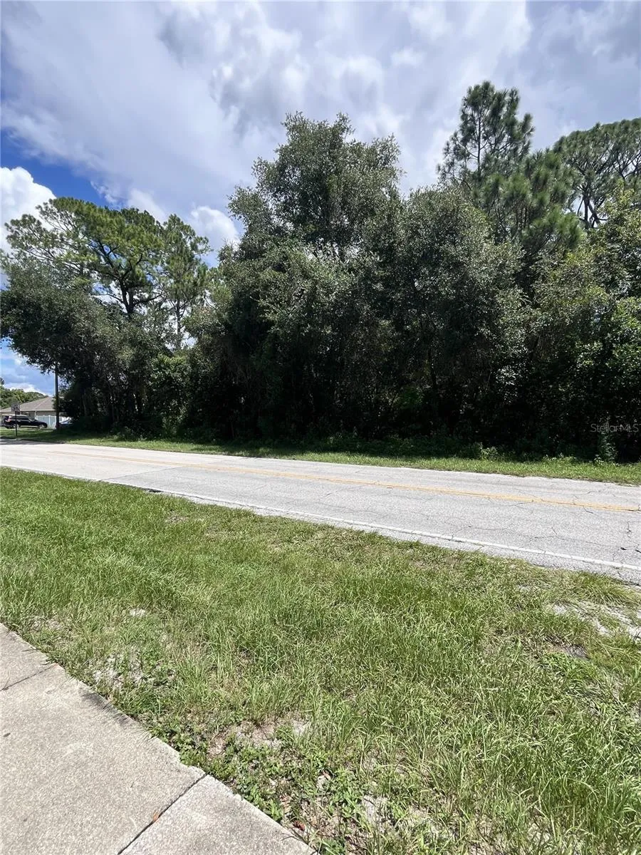 845 LARK COURT Deltona, FL 32725