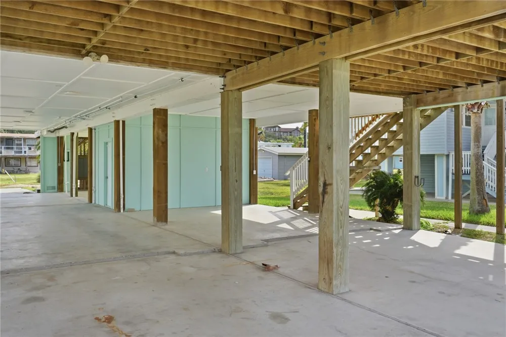 601 Bayshore Drive Ingleside, TX 78362