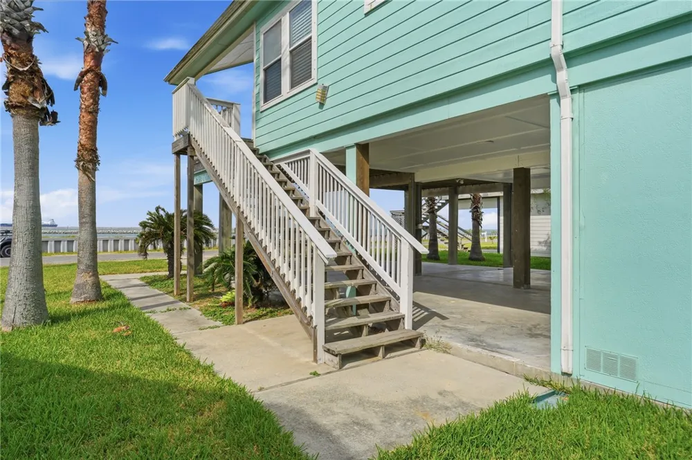 601 Bayshore Drive Ingleside, TX 78362