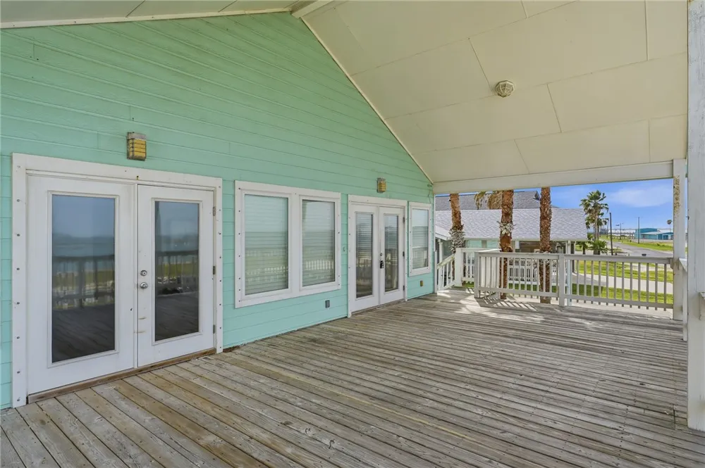 601 Bayshore Drive Ingleside, TX 78362