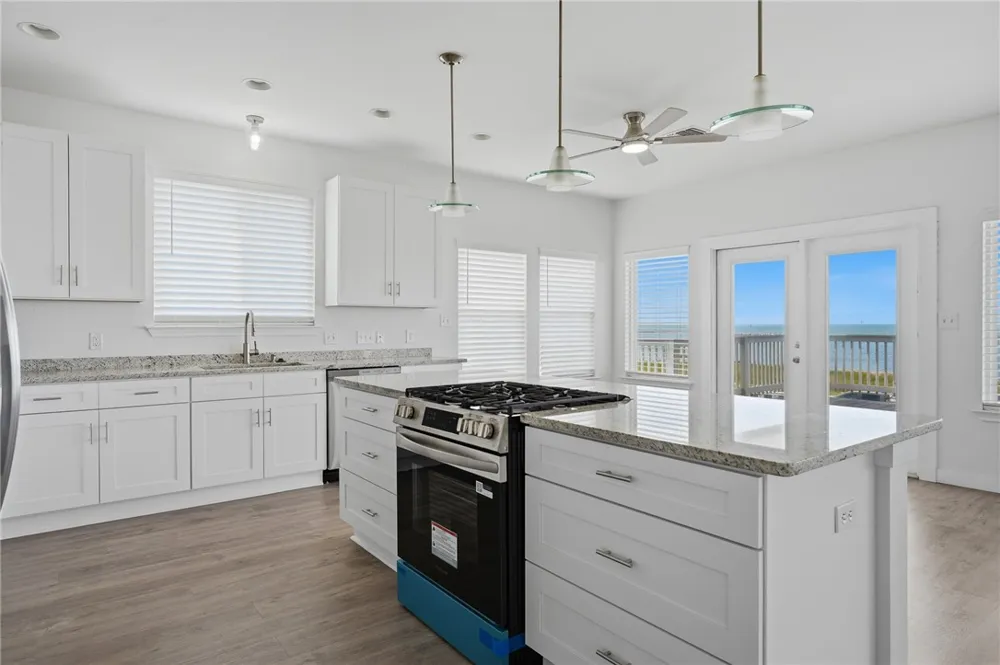 601 Bayshore Drive Ingleside, TX 78362