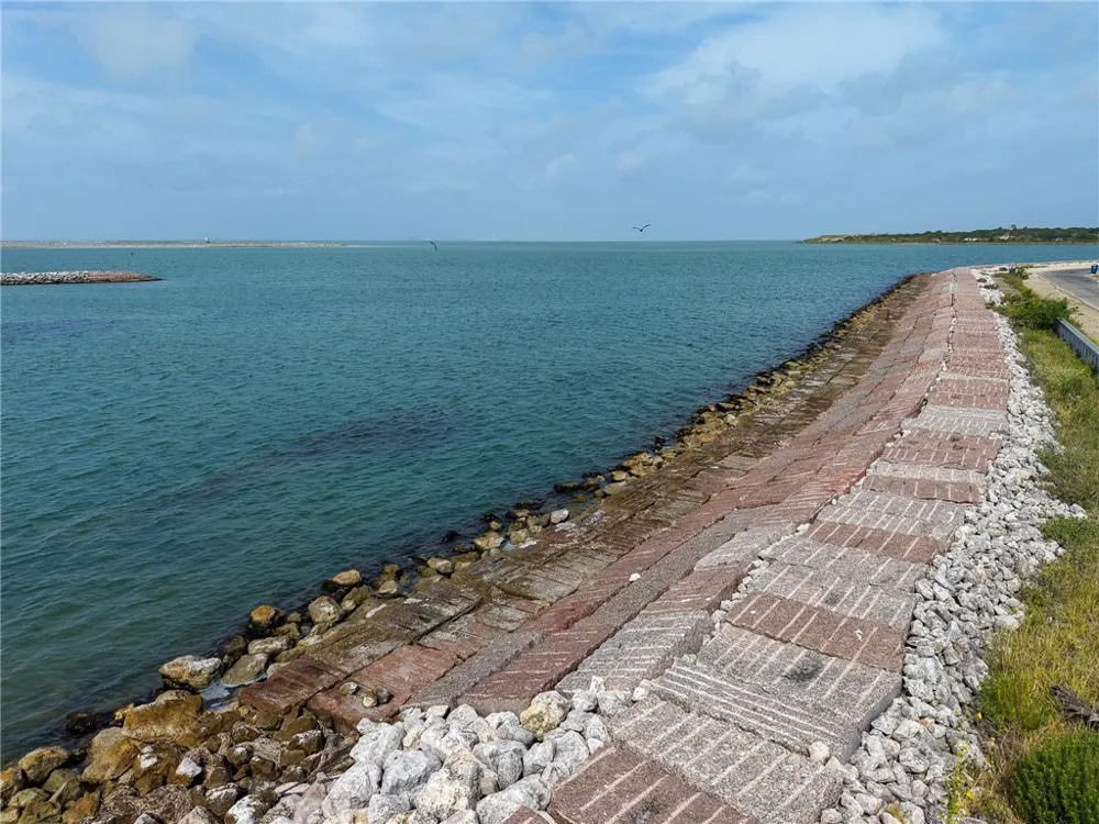 601 Bayshore Drive Ingleside, TX 78362