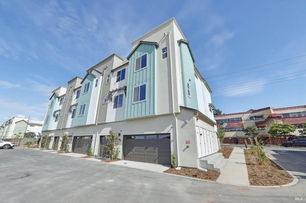 5189 Blossom Circle Richmond, CA 94804