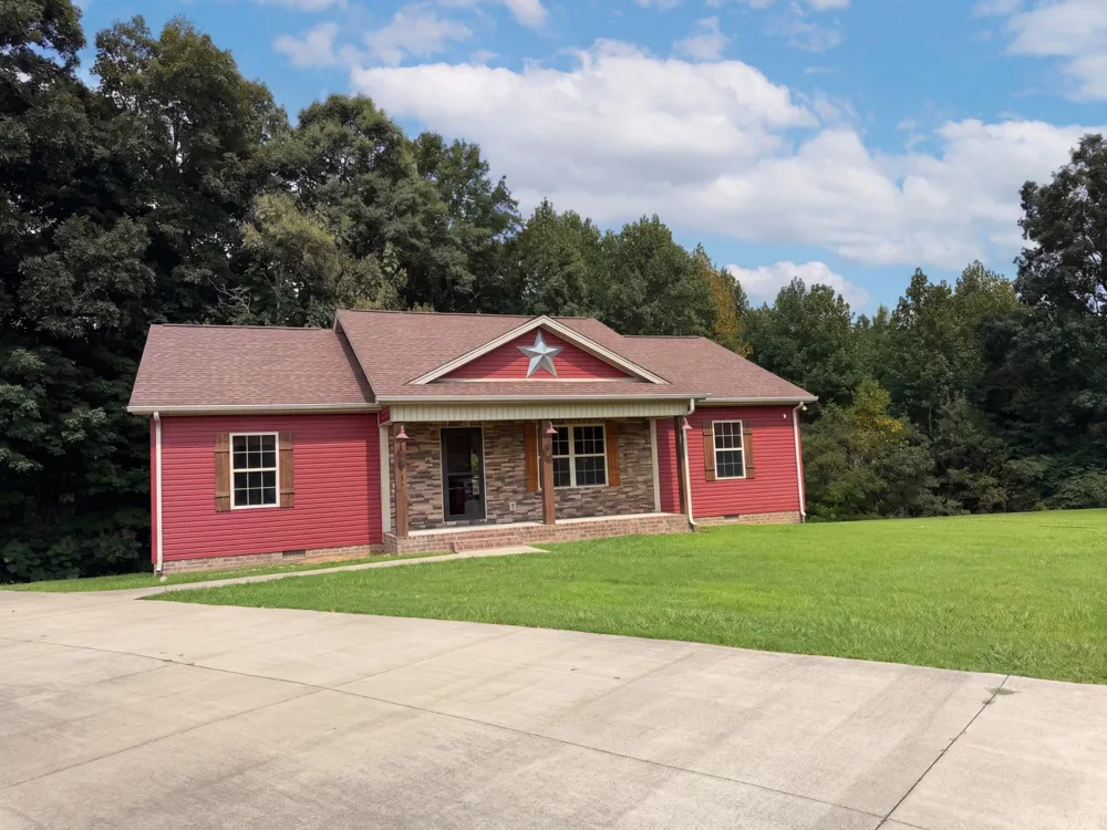 161 Brady Cole Ln Lafayette, TN 37083