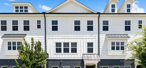3390 Aberdeen Row