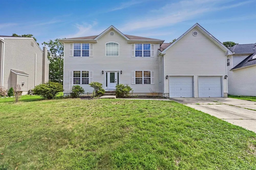 18 Chancellor Park Dr Mays Landing, NJ 08330