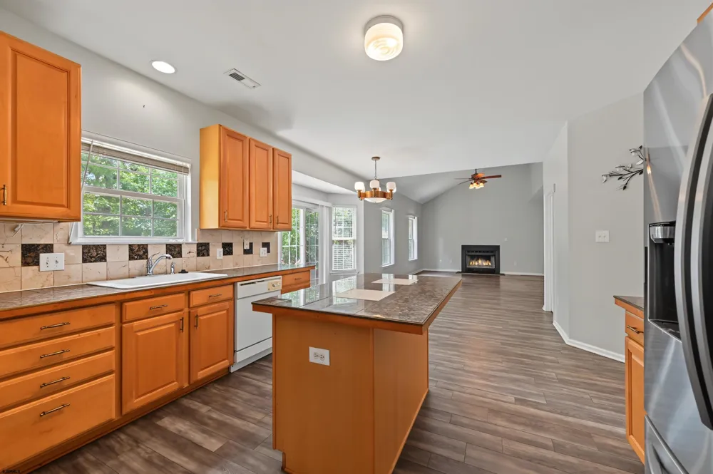 18 Chancellor Park Dr Mays Landing, NJ 08330