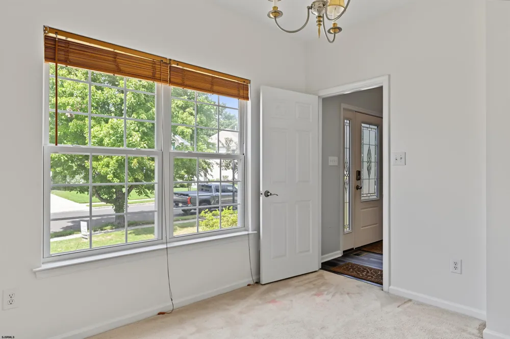 18 Chancellor Park Dr Mays Landing, NJ 08330