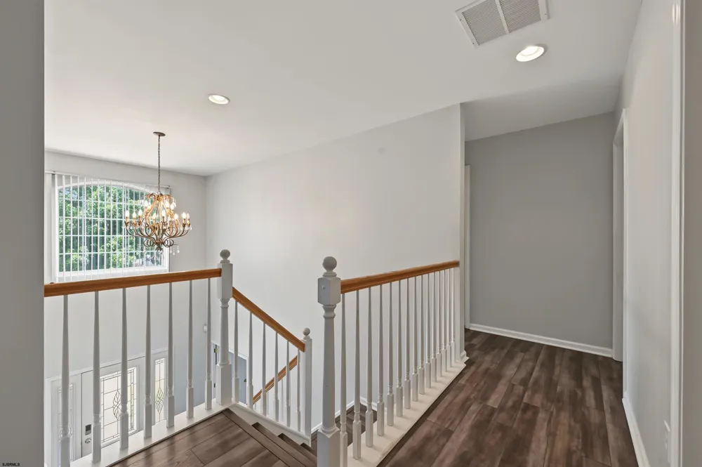18 Chancellor Park Dr Mays Landing, NJ 08330