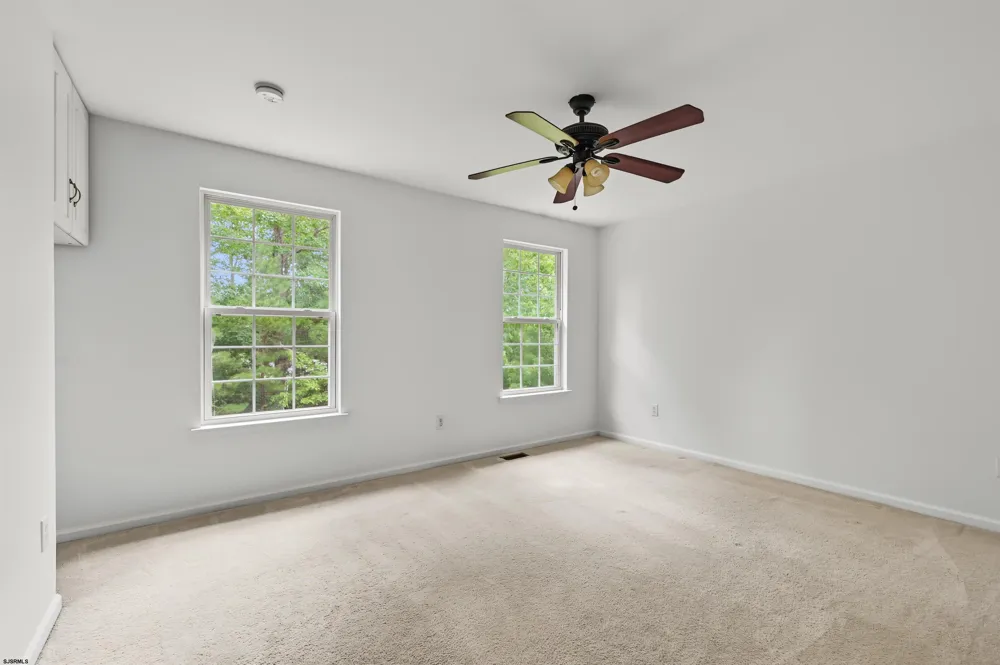 18 Chancellor Park Dr Mays Landing, NJ 08330