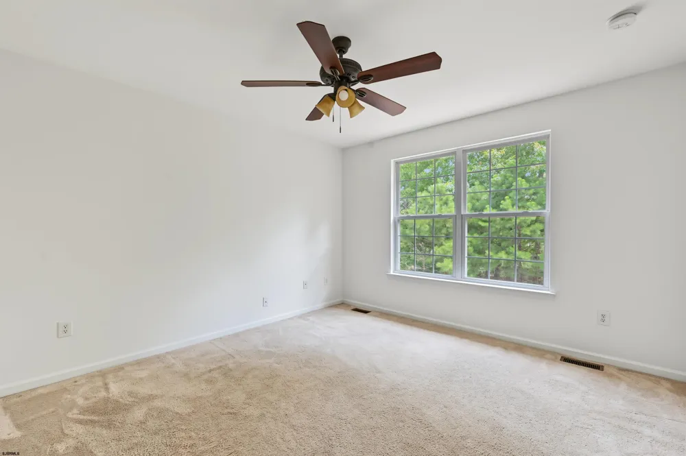 18 Chancellor Park Dr Mays Landing, NJ 08330