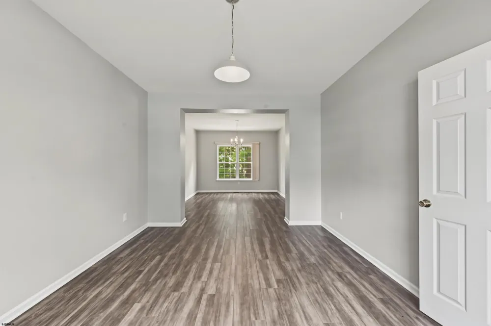 18 Chancellor Park Dr Mays Landing, NJ 08330