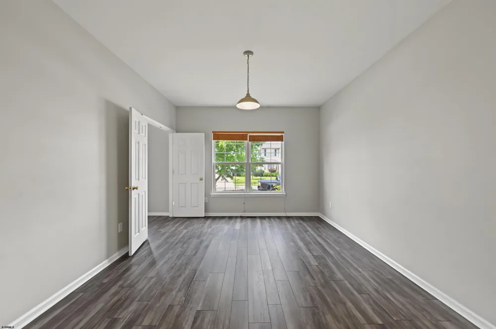 18 Chancellor Park Dr Mays Landing, NJ 08330