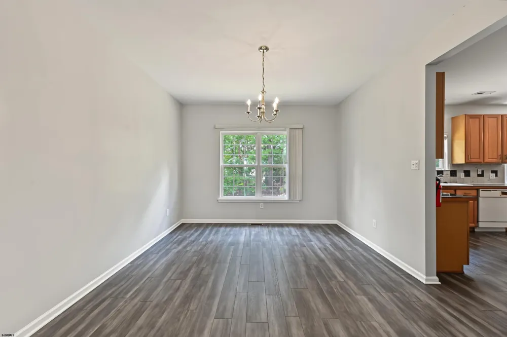 18 Chancellor Park Dr Mays Landing, NJ 08330