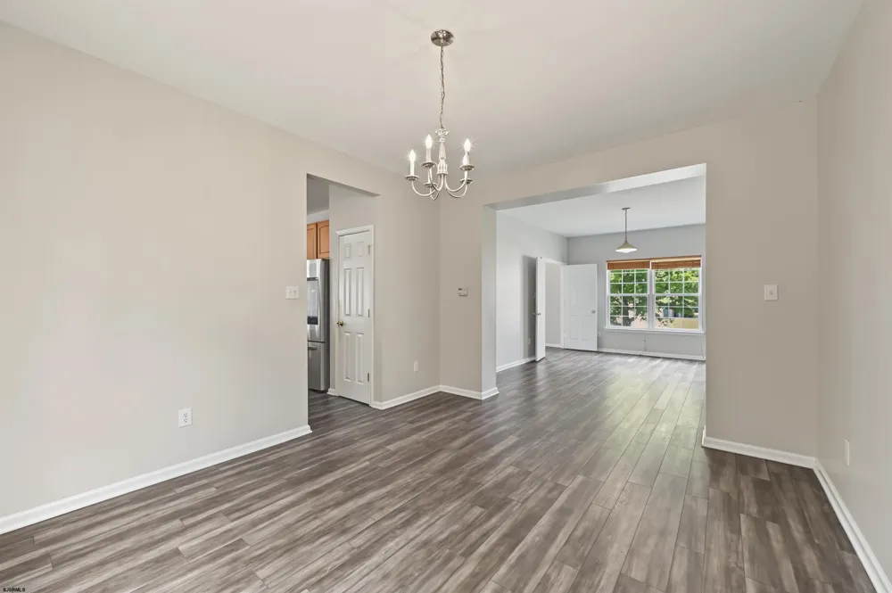 18 Chancellor Park Dr Mays Landing, NJ 08330