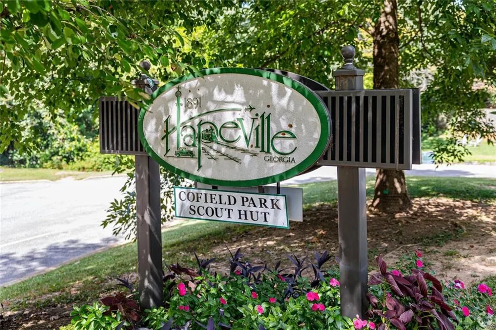 3160 Lake Avenue Hapeville, GA 30354