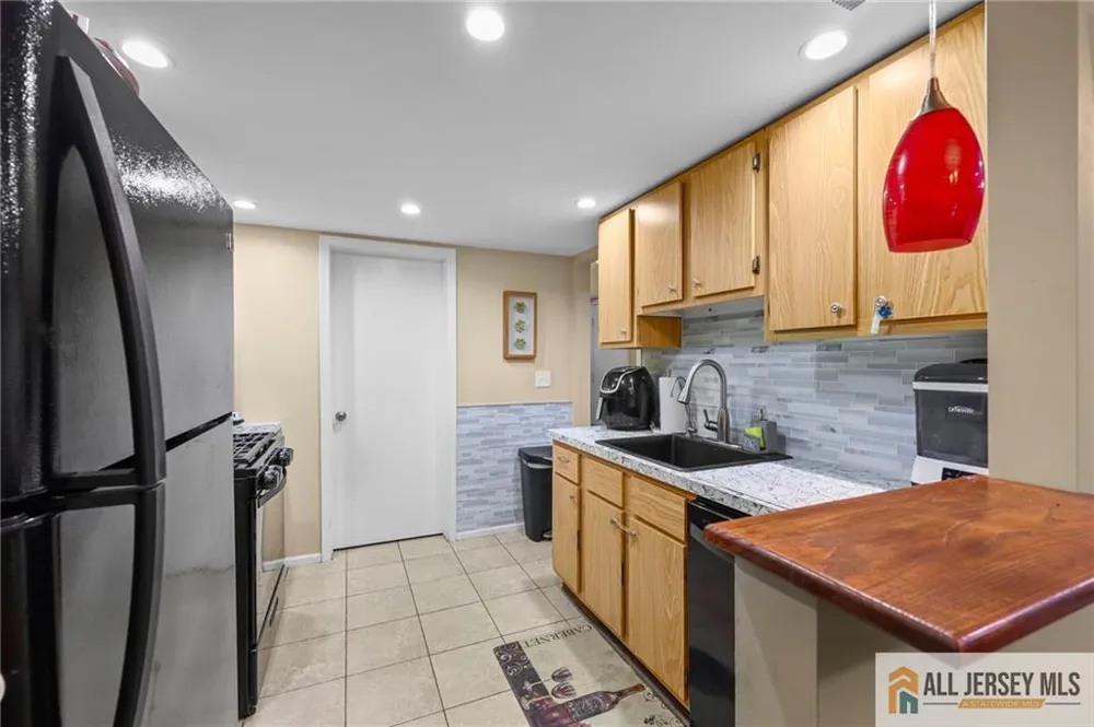 3 Eagle Court Howell, NJ 07731