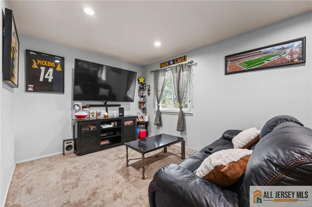 3 Eagle Court Howell, NJ 07731